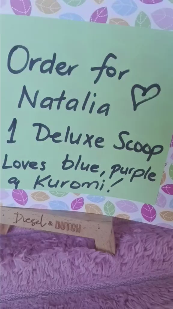 Deluxe Scoop
