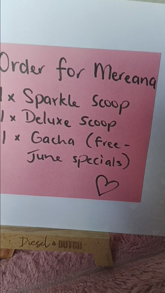Deluxe Scoop